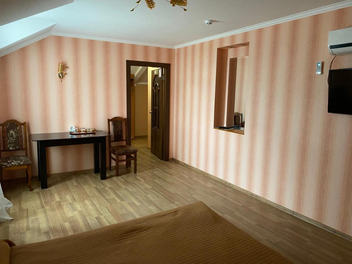 Гостинний Маєток Hotel Myla Ngoại thất bức ảnh