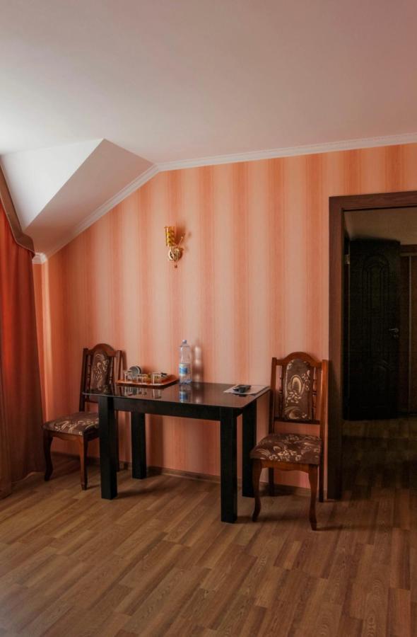 Гостинний Маєток Hotel Myla Ngoại thất bức ảnh